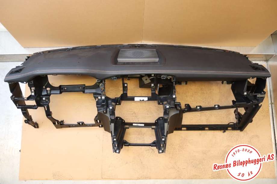 Dashbord til VW Amarok, 2022-->> (Type II) (VOLKSWAGEN|2HJ 857 001 CE)