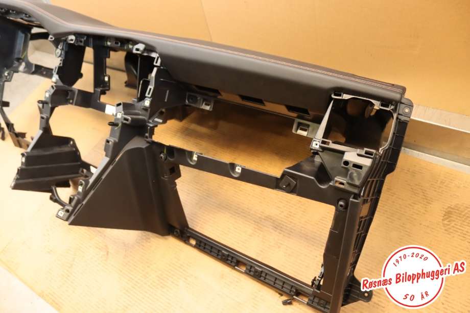 Dashbord til VW Amarok 2022-->> (Type II) (VOLKSWAGEN|2HJ 857 001 CE|)