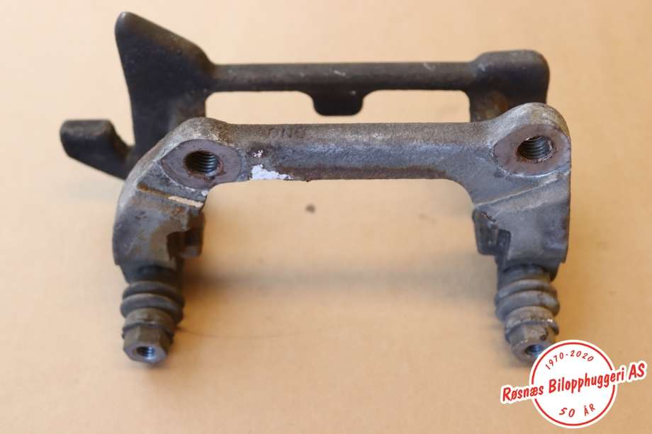 Bremsecaliper brakett til Audi A6, 2011-2014 (Type IV, Fase 1) (C7) (C7) (AUDI|8K0 615 425 C)