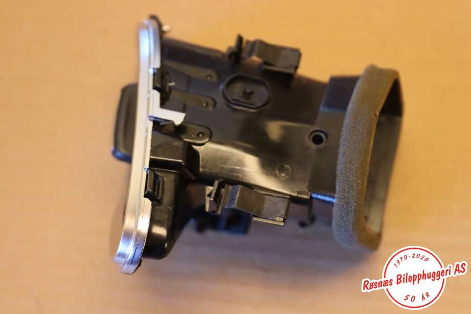 Dashbord friskluftdyse til Audi A5 2007-2016 (Type I)  (AUDI||8T1820901H)