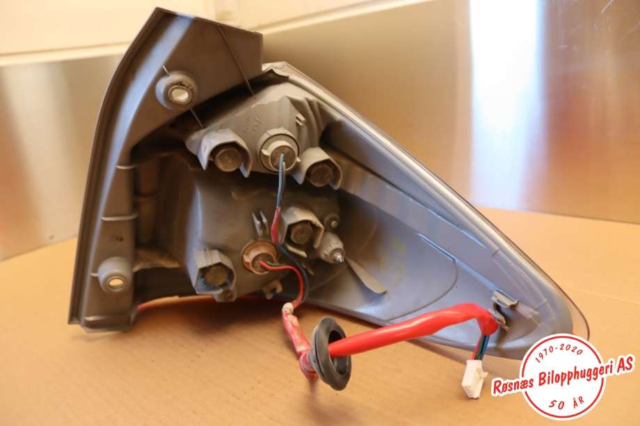 Baklykt venstre til Toyota Verso-S 2011-2015 (COMBI) (COMBI) (TOYOTA|8156152730|)
