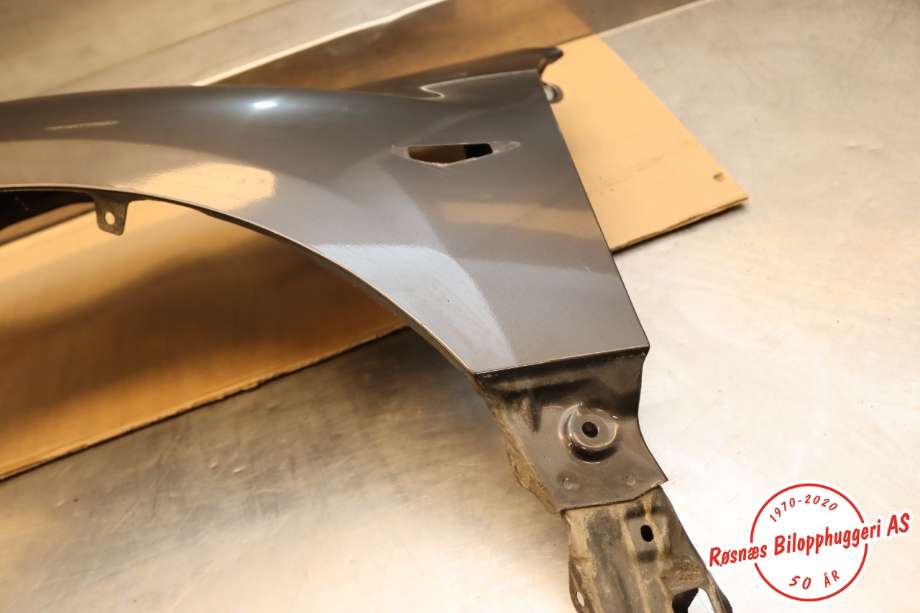 Skjerm venstre foran til Mazda 6 2010-2013 (Type II, Fase 2)  (MAZDA|GS1D52210D|)