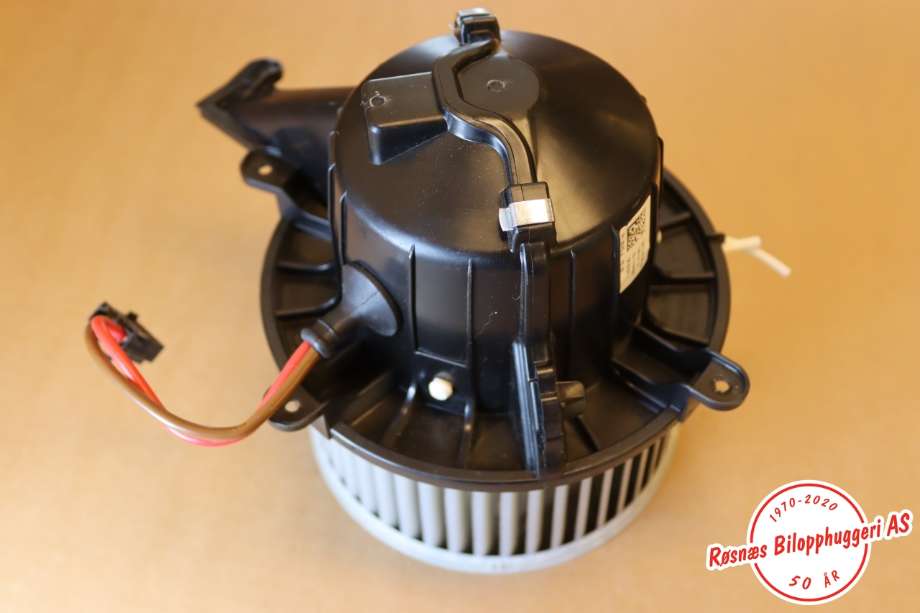 Varmeapparat motor til Mercedes Vito 2014-->> (W447) (W447) (MERCEDES|A 000 830 47 01|)