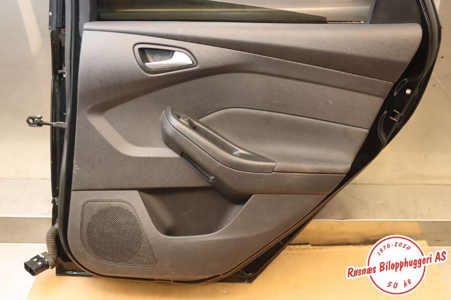 Dør høyre bak til Ford Focus 2011-2014 (Type III, Fase 1)  (FORD|PBM51-N24630-AE|)
