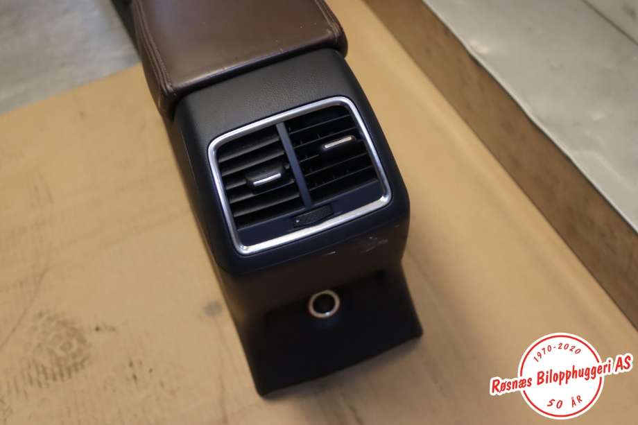 Innredning, Konsoll til Audi Q3 2011-2014 (Type I, Fase 1) (AUDI|8U1 863 241|)