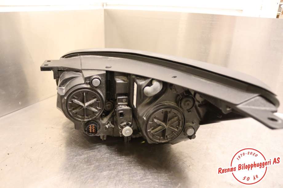 Frontlykt høyre halogen til Kia Soul 2014-2019 (Type II)  (KIA|92102E 40101D|)