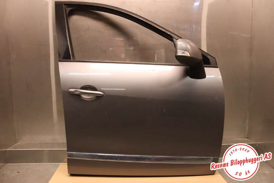 Dør høyre foran til Renault Scenic, 2009-2016 (Type III)  (RENAULT|801004462R)