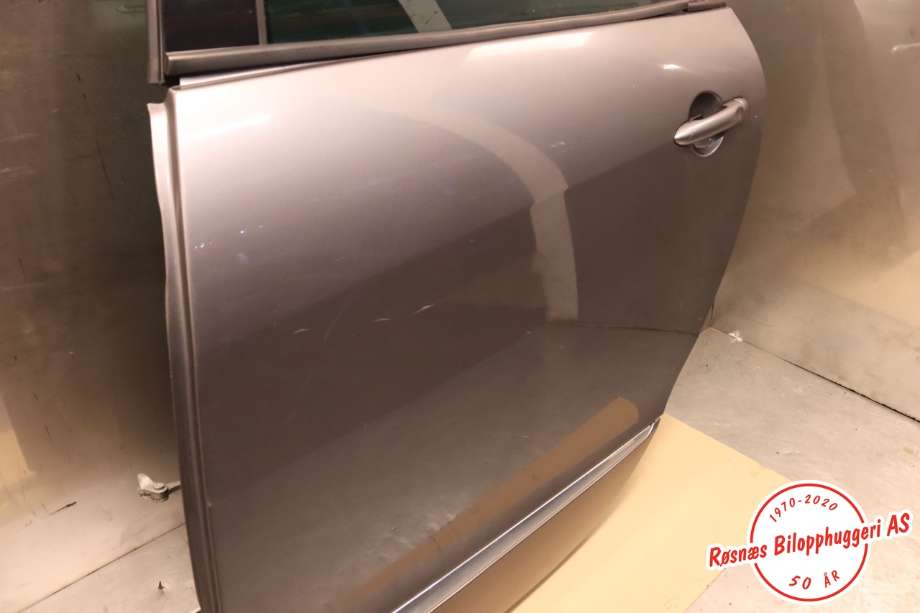 Dør venstre bak til Renault Scenic 2009-2016 (Type III)  (RENAULT|821019679R|)