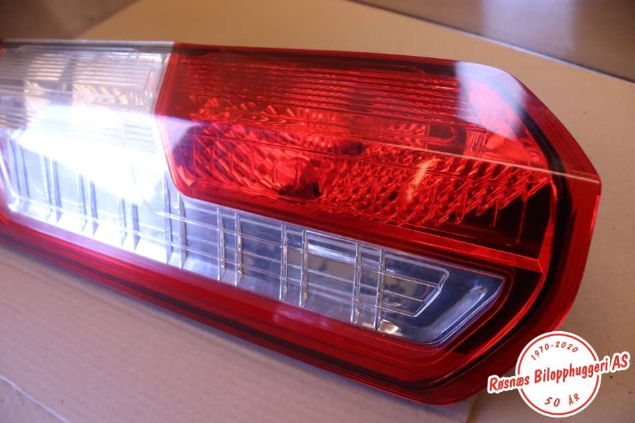 Baklykt høyre til Ford Transit Connect 2018-->> Type II, Fase 2  (FORD||BK3113404AG)