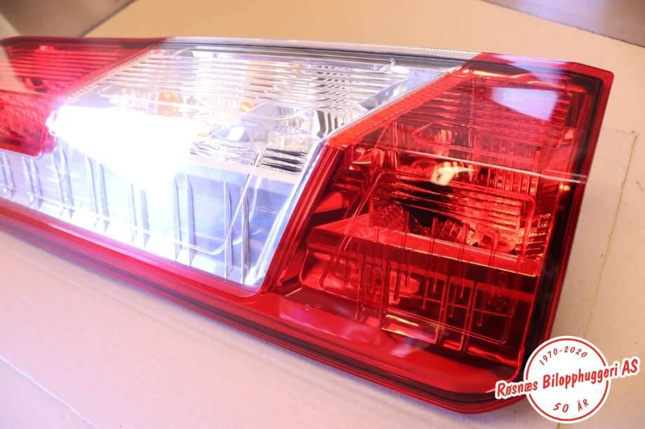 Baklykt venstre til Ford Transit Connect 2018-->> Type II, Fase 2  (FORD||BK3113405AG)