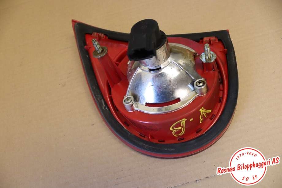 Baklykt venstre indre til VW Golf V, Combi 2003-2008  (VOLKSWAGEN||1K6945093E)