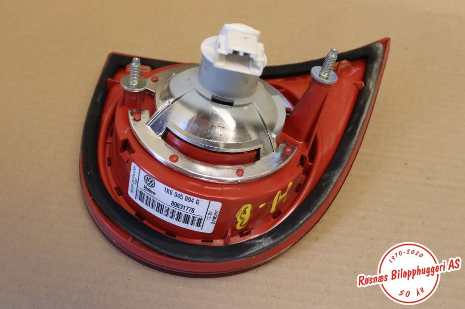 Baklykt venstre indre til VW Golf V, Combi 2003-2008  (VOLKSWAGEN||1K6945093E)