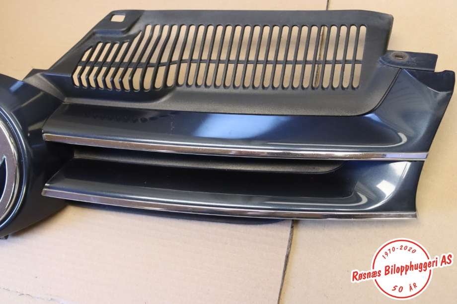 Grill til VW Golf V, Combi 2003-2008  (VOLKSWAGEN||1K0853655)