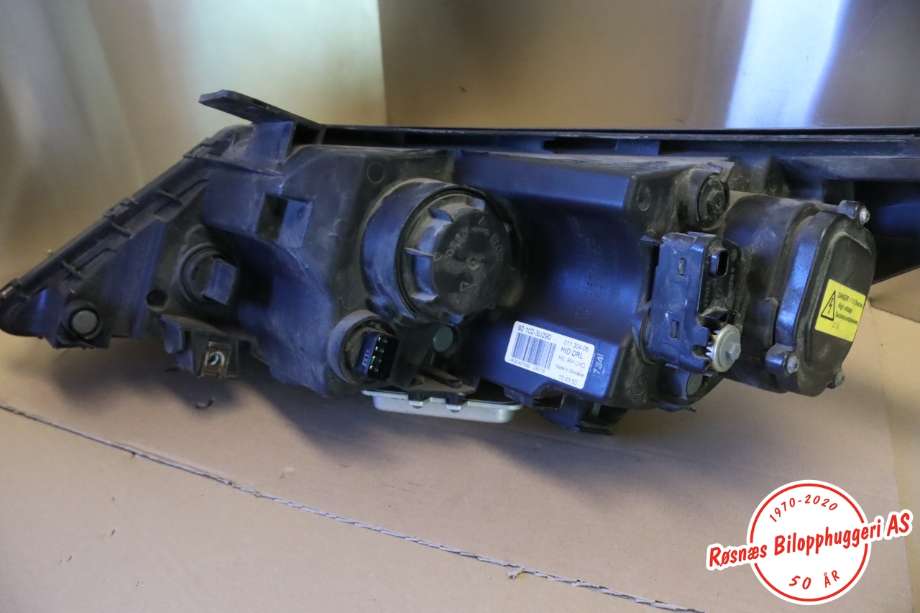 Frontlykt høyre halogen til Kia Sportage 2010-2016 (Type III)  (KIA||92102-3U290)