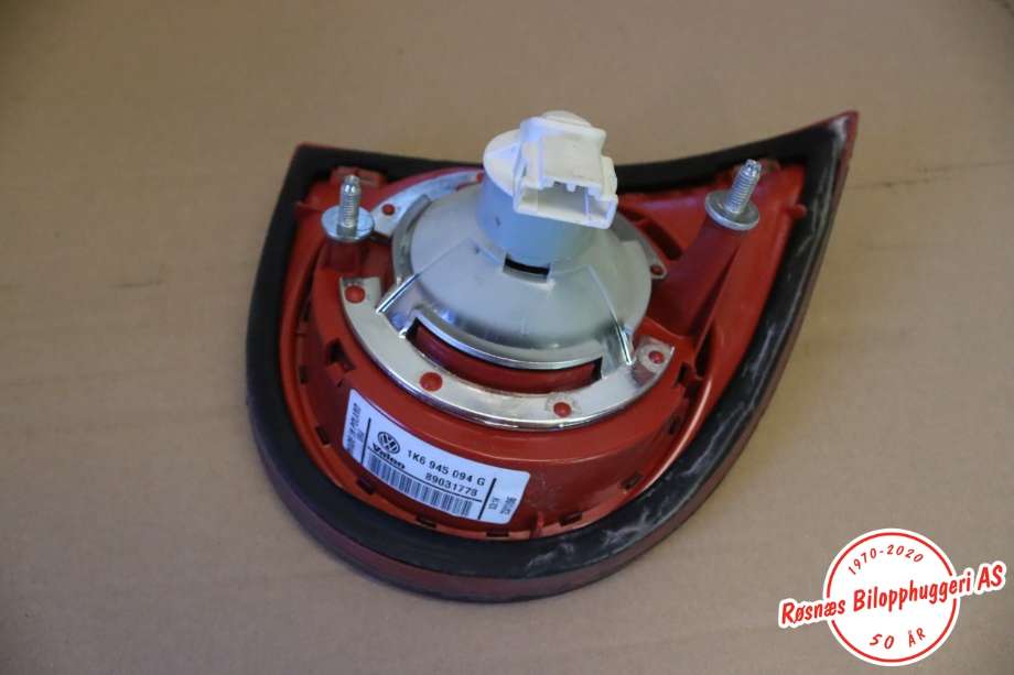 Baklykt høyre indre til VW Golf V, Combi 2003-2008  (VOLKSWAGEN||1K6945094G)
