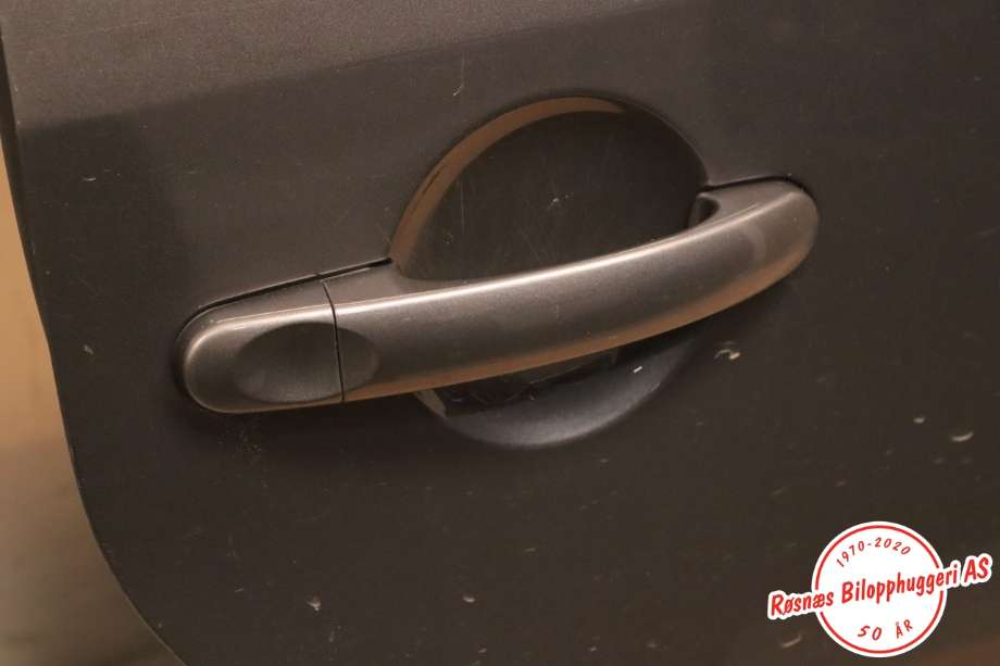 Dør høyre bak til VW Touran 2007-2010 (Type I, Fase 2) (VOLKSWAGEN|1T0 833 056 S|)