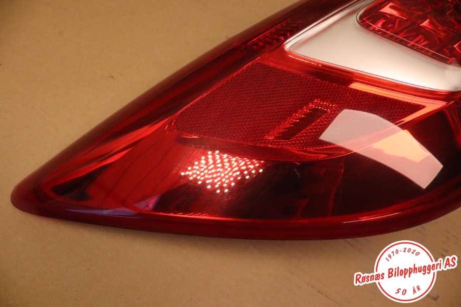 Baklykt venstre til Kia Sportage 2010-2016 (Type III)  (KIA|924103W010|)