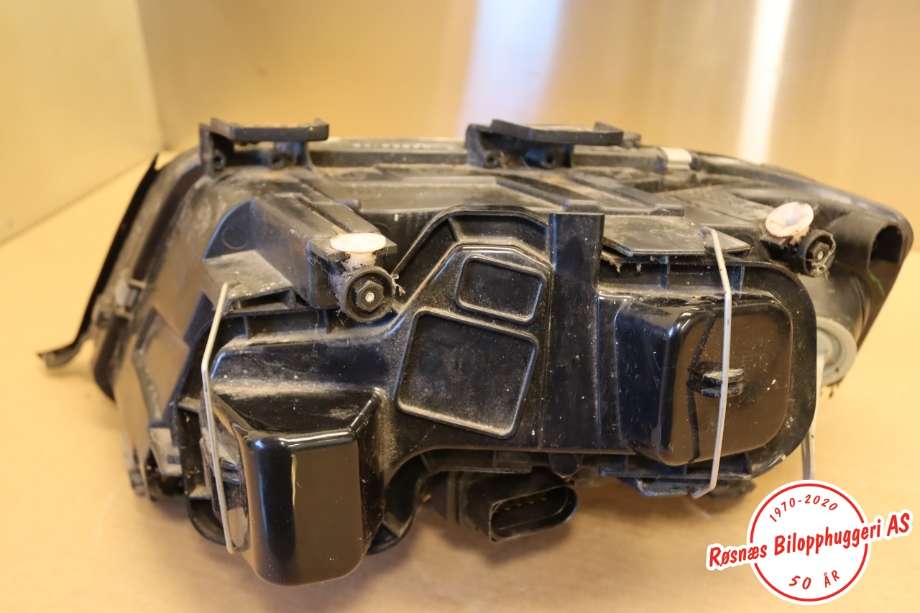 Frontlykt høyre xenon til Audi A6 1997-2001 (Type II, Fase 1) (C5) (C5) (AUDI|)