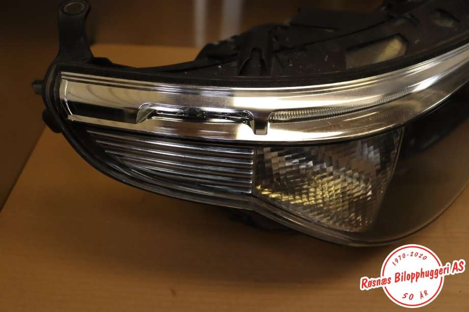 Frontlykt høyre halogen til BMW 5-Serie 2003-2010 (E60/E61) (E60/E61) (BMW|63127165562|)