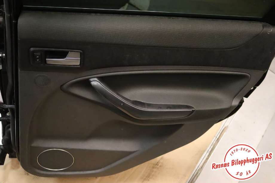 Dør høyre bak til Ford Kuga 2008-2012 (Type I) (FORD|P8V41-S24630-AA|)