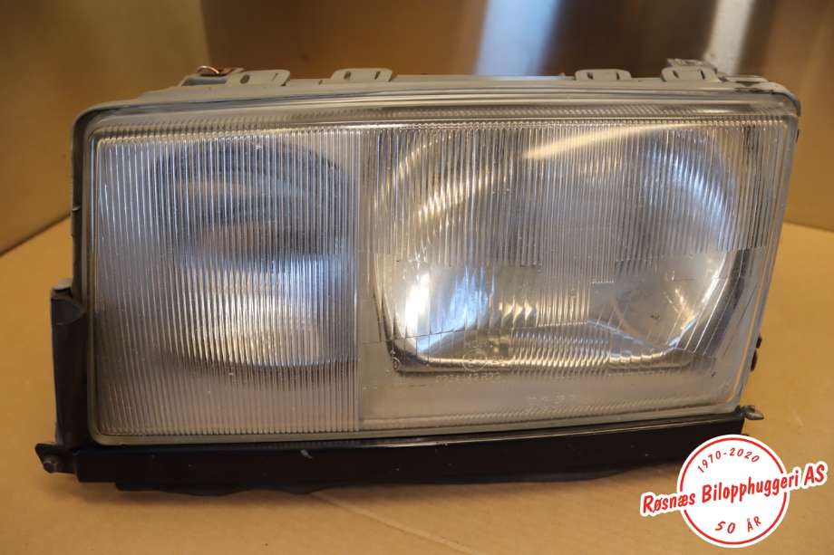 Frontlykt venstre halogen til Mercedes 190, 1984-1993 (W201) (W201) (MERCEDES|A 201 820 75 61)