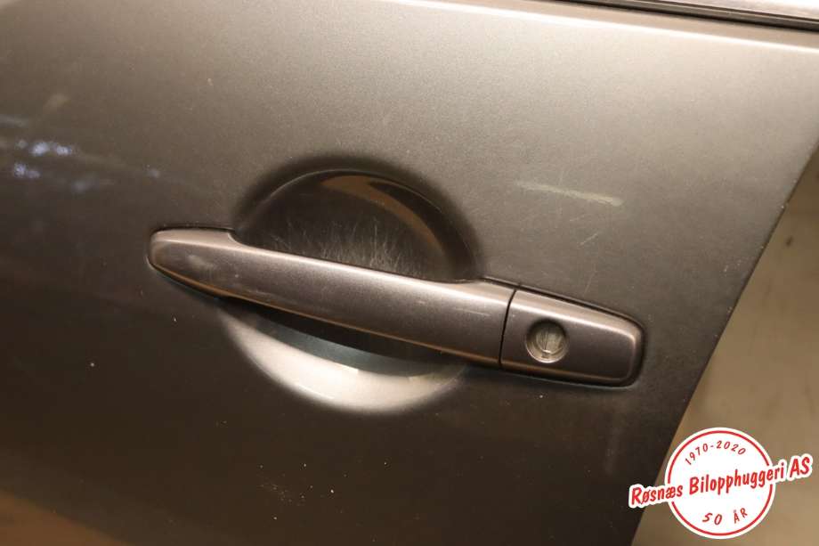 Dør venstre foran til Mitsubishi Outlander 2010-2012 (Type II, Fase 2)  (MITSUBISHI|5700B395|)