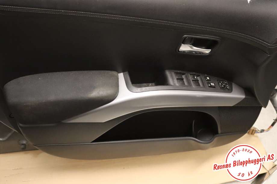 Dør venstre foran til Mitsubishi Outlander 2010-2012 (Type II, Fase 2)  (MITSUBISHI|5700B395|)