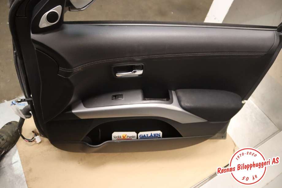 Dør høyre foran til Mitsubishi Outlander 2010-2012 (Type II, Fase 2)  (MITSUBISHI|5700B396|)