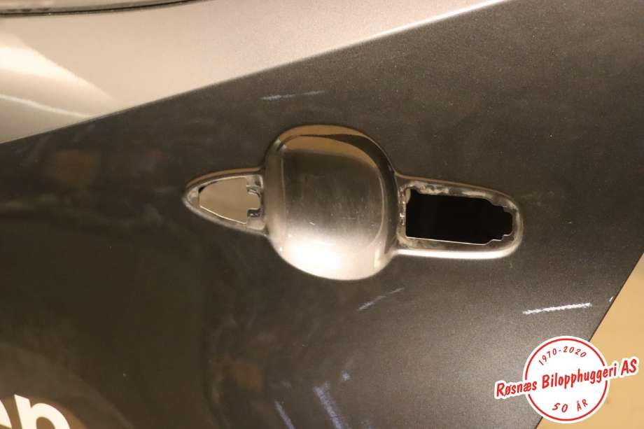 Dør venstre bak til Toyota Yaris Cross (SUV) 2021-->>  (TOYOTA|67004K2020|)