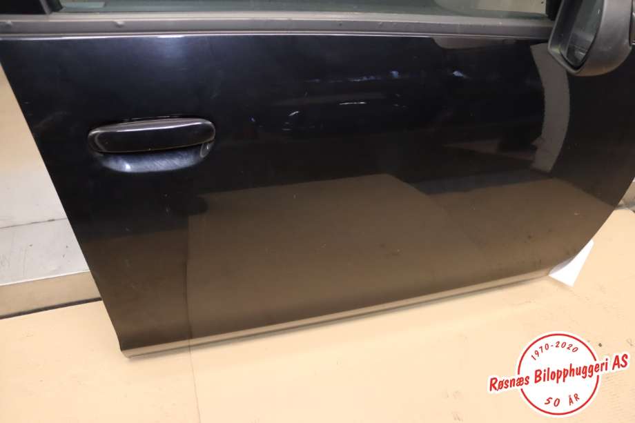 Dør høyre foran til Mitsubishi Colt 2009-2013 (Type VII, Fase 2)  (MITSUBISHI|5700A626|)