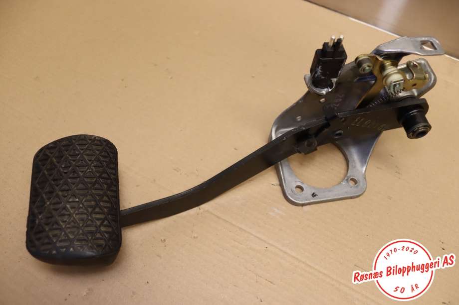 Pedal gass/brems/clutch til Mercedes 190, 1984-1993 (W201) (W201) (MERCEDES|)