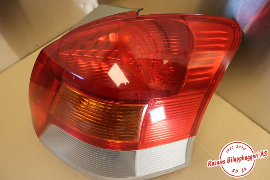 Baklykt høyre til Toyota Yaris 2009-2011 (Type II, Fase 2)  (TOYOTA|815510D250|)