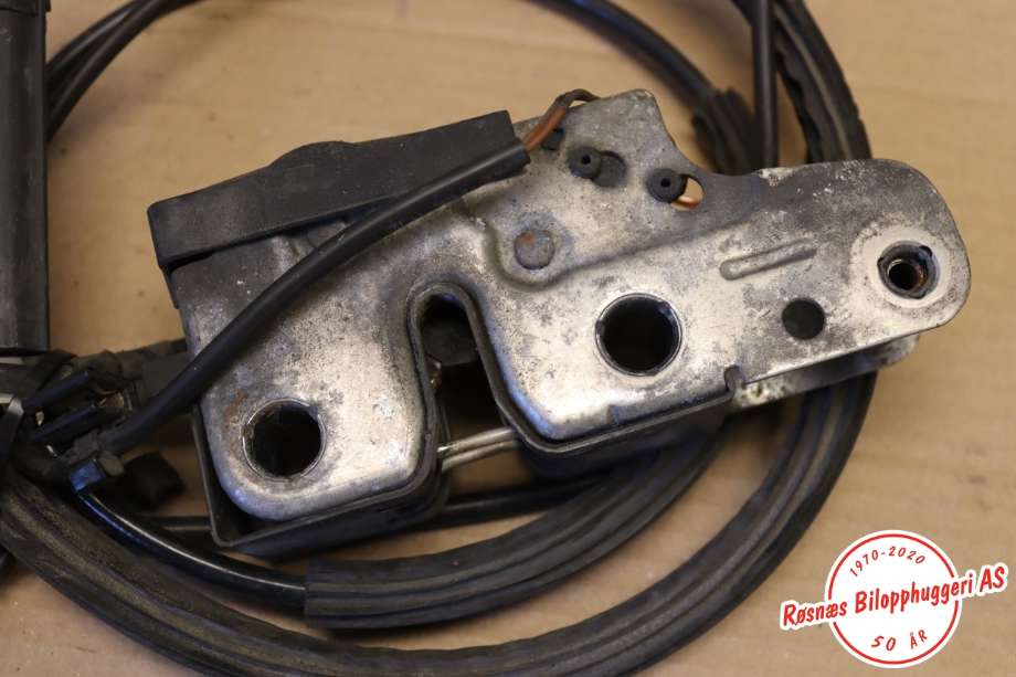 Panserlås til VW CC 2008-2012 (PASSAT CC) (PASSAT CC) (VOLKSWAGEN|3C1 823 187|)