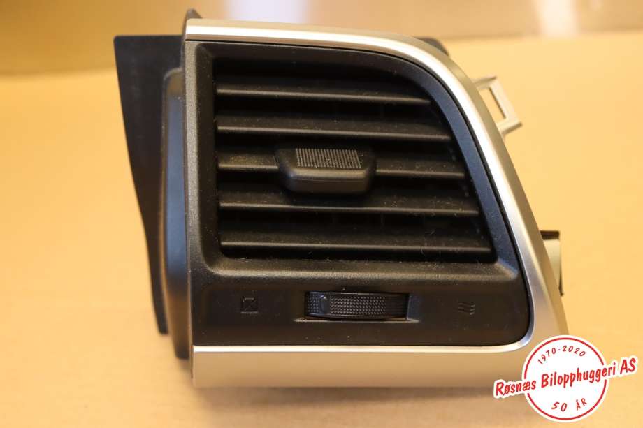 Dashbord friskluftdyse til Toyota Verso-S 2011-2015 (COMBI) (COMBI) (TOYOTA||555641-2240)
