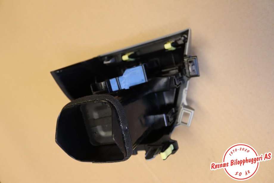 Dashbord friskluftdyse til Toyota Verso-S 2011-2015 (COMBI) (COMBI) (TOYOTA||555641-2240)