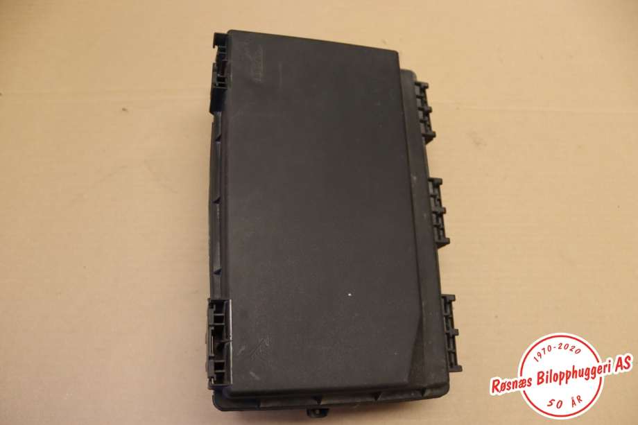 Sikringsboks til Opel Zafira B, 2005-2011  (OPEL|)