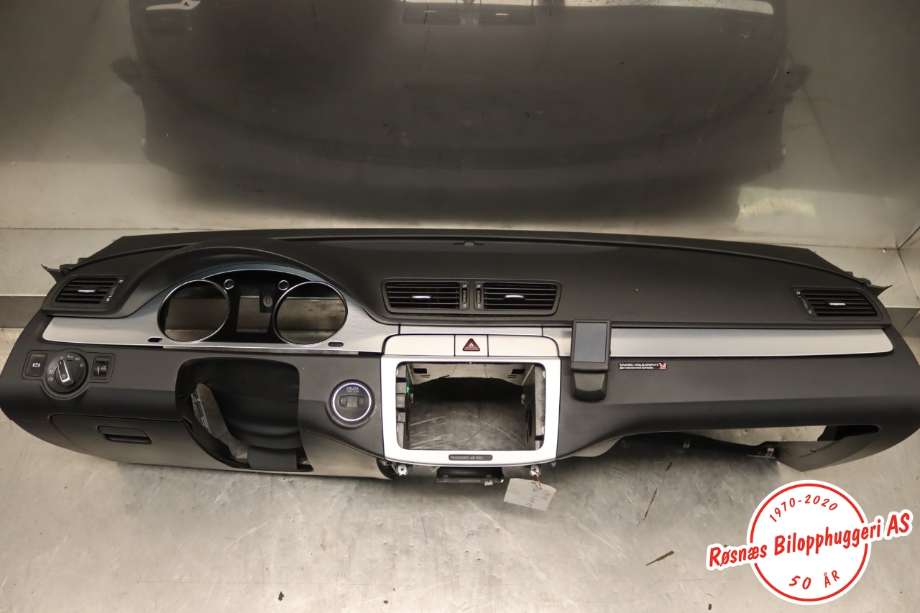Dashbord til VW CC, 2008-2012 (PASSAT CC) (PASSAT CC) (VOLKSWAGEN|3AB 857 003 R)