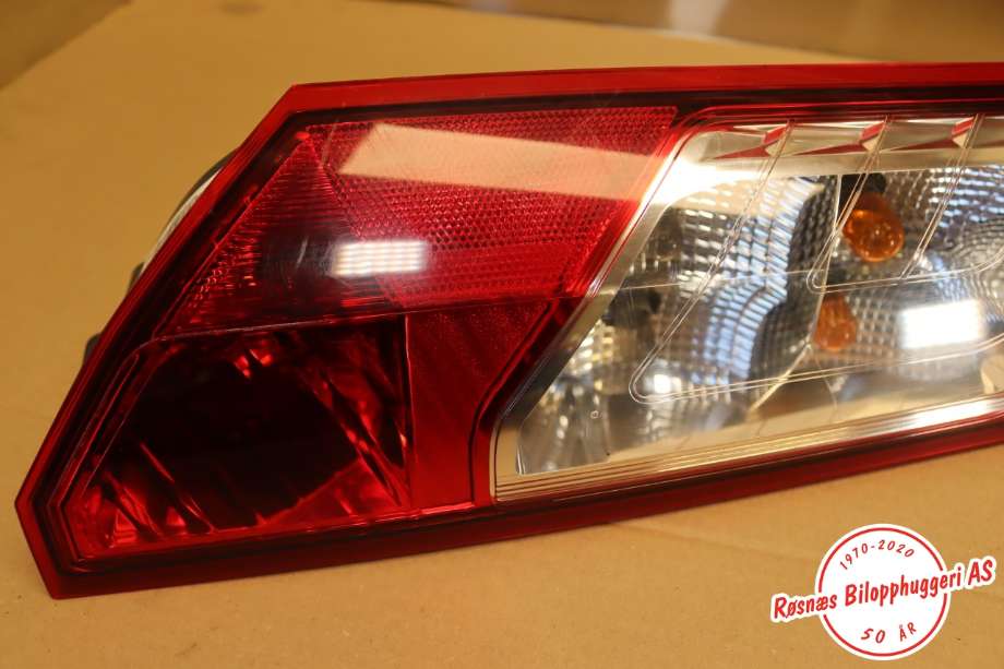 Baklykt venstre til Ford Transit Connect 2013-2018 Type II, Fase 1 (FORD||DT1113405AC)
