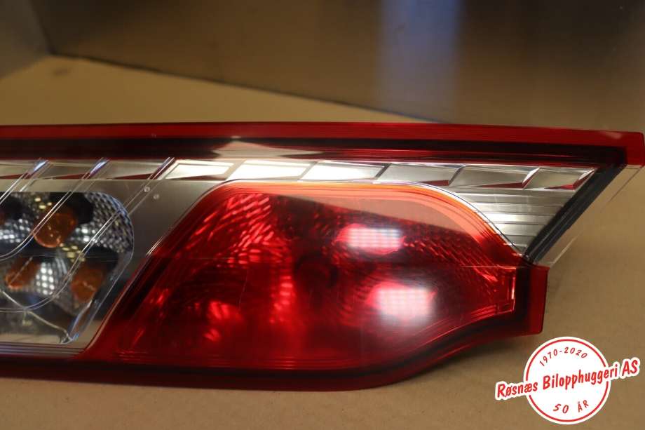 Baklykt venstre til Ford Transit Connect 2013-2018 Type II, Fase 1 (FORD||DT1113405AC)