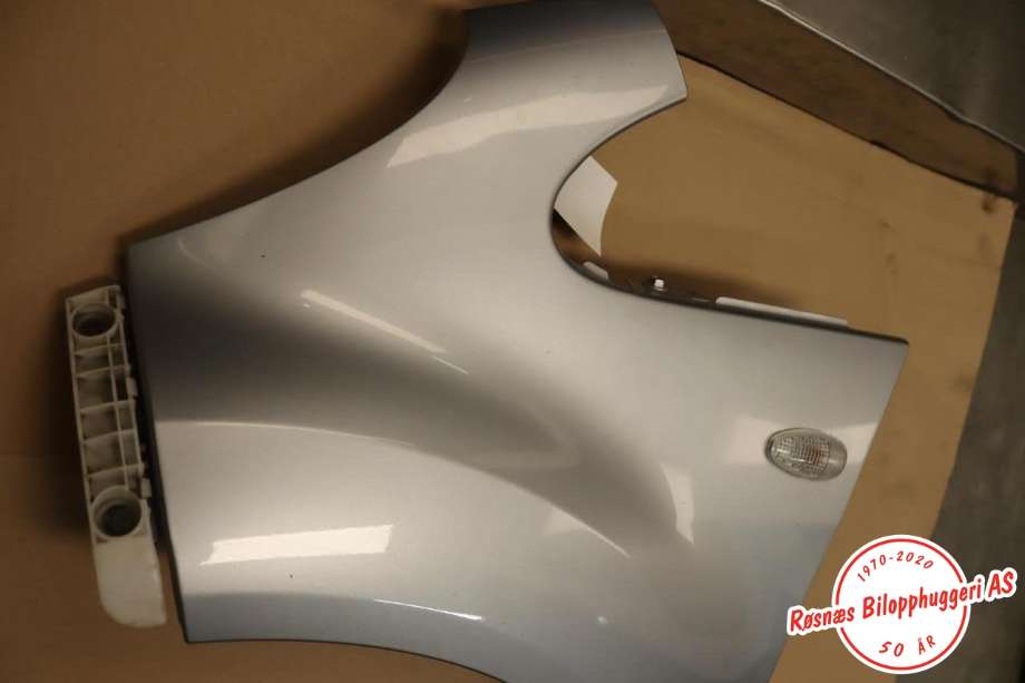 Skjerm venstre foran til Mitsubishi i-MiEV 2010-->> (MITSUBISHI|5220F623|)