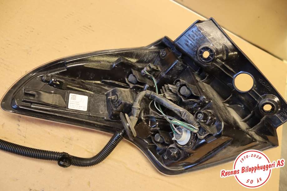 Baklykt høyre til Toyota RAV4 2016-2019 (Type IV, Fase 2)  (TOYOTA||81550-42202)
