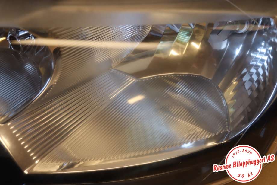 Frontlykt venstre halogen til Škoda Rapid 2012-2019 (SKODA||5JB941015)