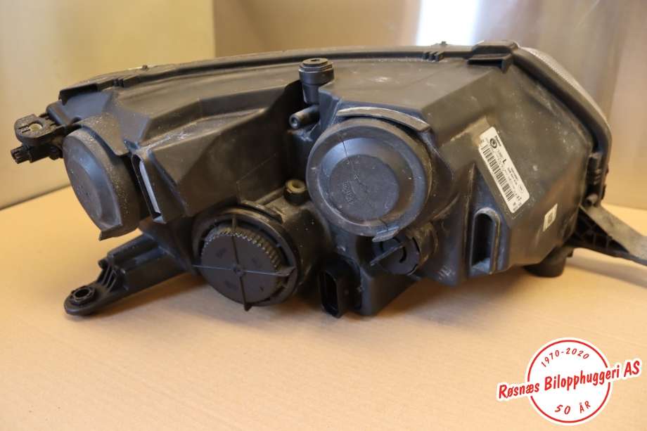 Frontlykt venstre halogen til Škoda Rapid 2012-2019 (SKODA||5JB941015)