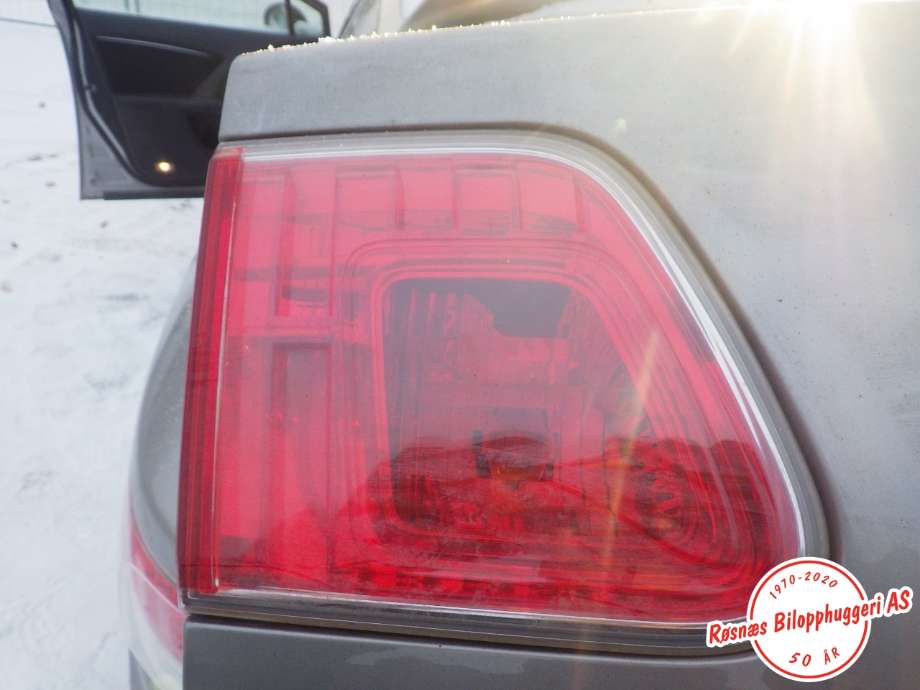 Bakluke til Toyota Avensis 2009-2015 (Type III, Fase 1) (TOYOTA|6700505100|)