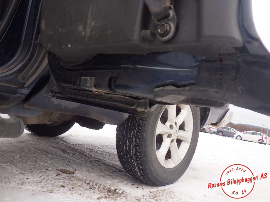 Dør venstre bak til Nissan Navara 2005-2010 (Fase 1) (D40) (D40) (NISSAN|82151EA831|)