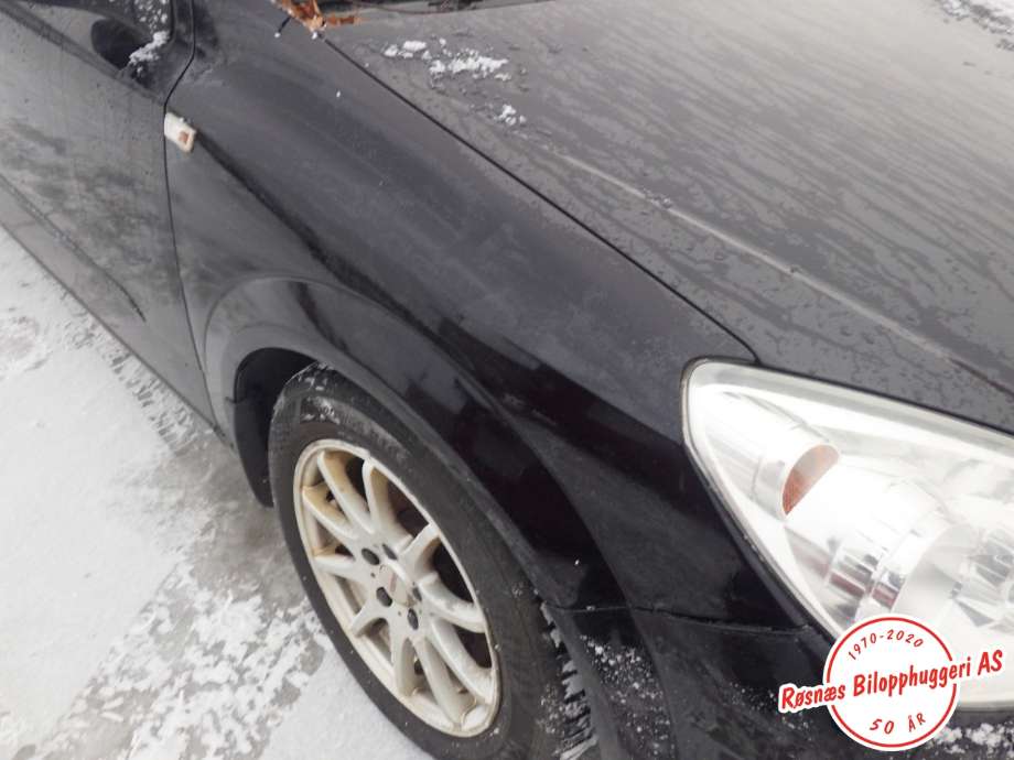 Skjerm høyre foran til Opel Astra H 2004-2009 (OPEL|93178667|)