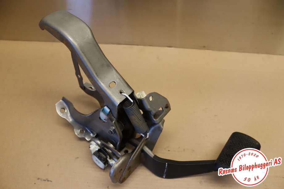 Pedal gass/brems/clutch til Toyota RAV4, 2016-2019 (Type IV, Fase 2)  (TOYOTA|4711078030)