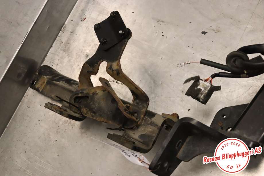Hengerfeste til Toyota RAV4 2016-2019 (Type IV, Fase 2)  (TOYOTA|)