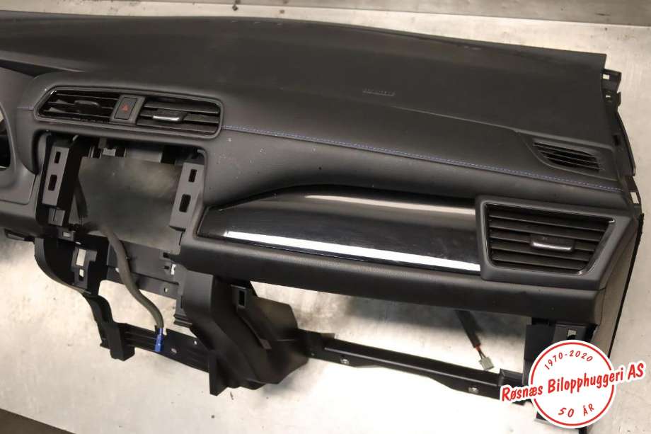 Dashbord til Nissan Leaf 2018-->> (Type II)  (NISSAN|682005SH2B|)