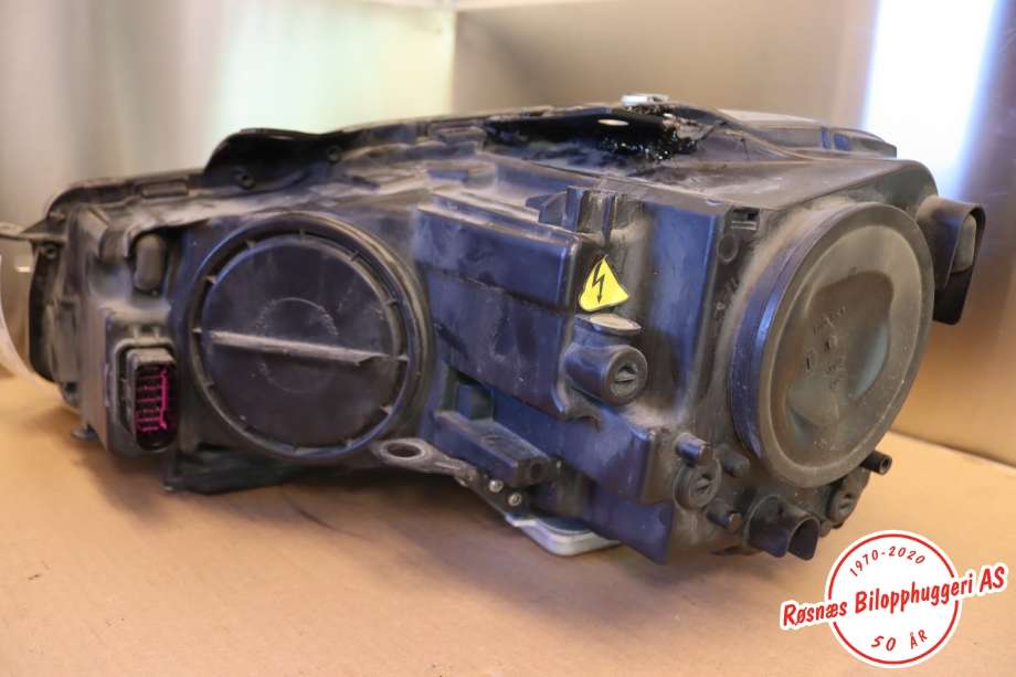 Frontlykt høyre halogen til VW Golf VI 2008-2012  (VOLKSWAGEN|)